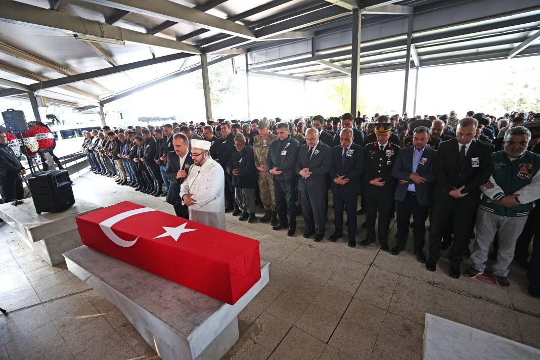 Şehit Jandarma Uzman Çavuş Yetişen son yolculuğuna uğurlandı - Resim: 5